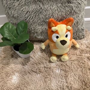 LIKE NEW CONDITION - Rare and Exclusive 12” Talking Bingo Plushie